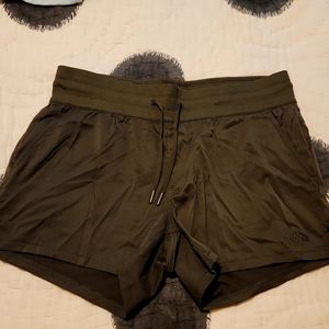 North Face Size M shorts